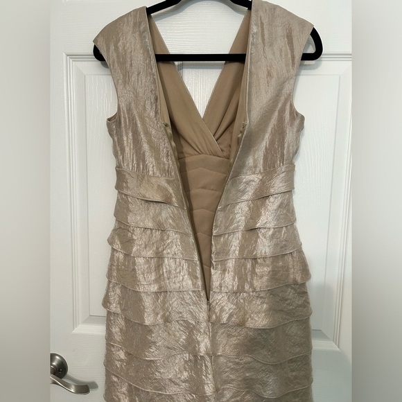 London Times tiered sleeveless cocktail‎ dress in champagne color size 6 - Picture 5 of 14